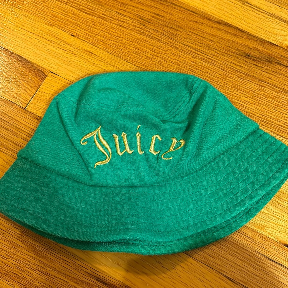 Juicy couture bucket hat